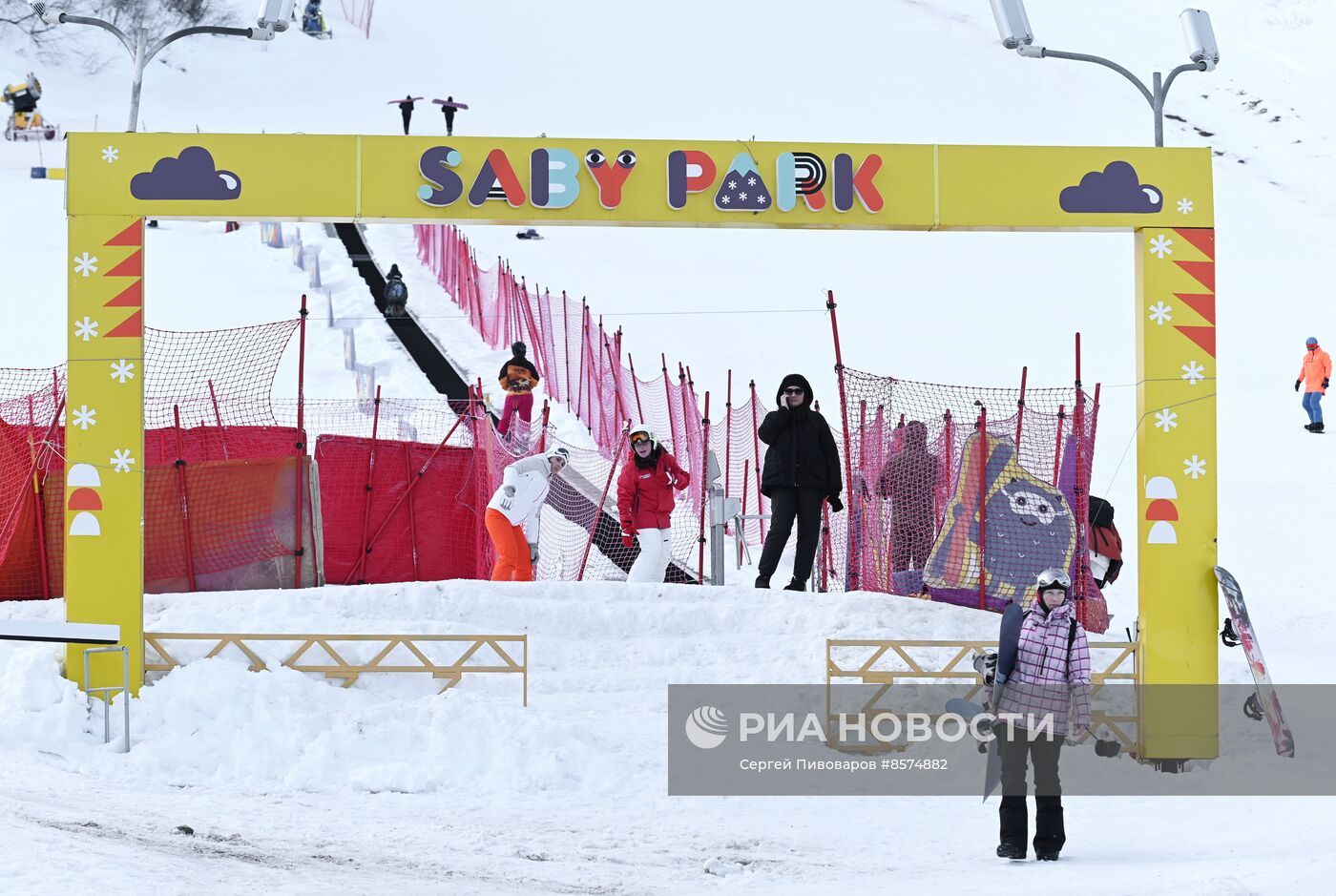 Начало зимнего сезона на горнолыжном курорте "Эльбрус"