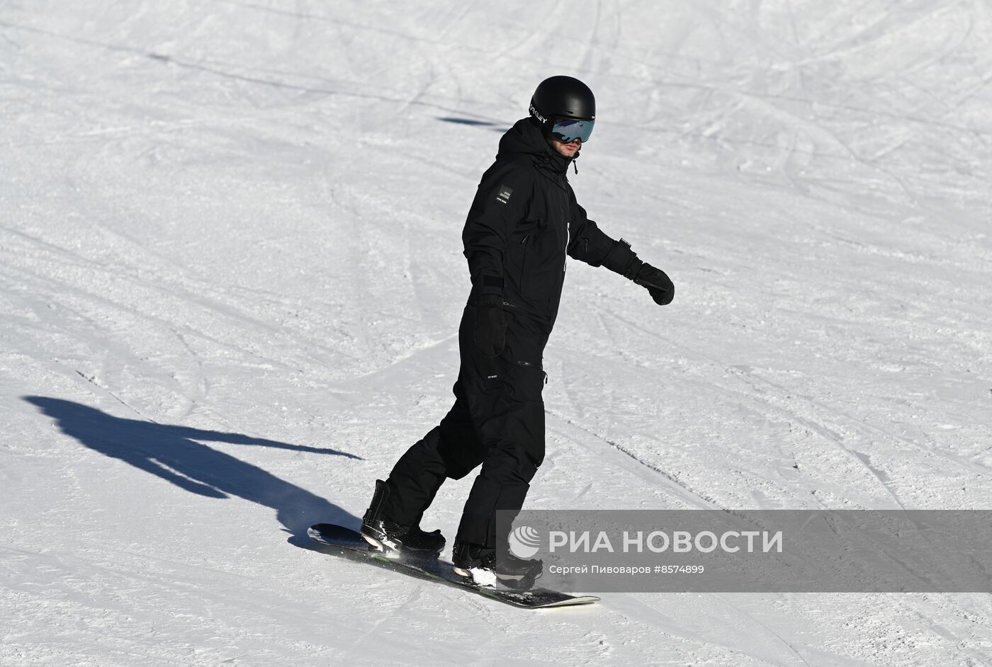 Начало зимнего сезона на горнолыжном курорте "Эльбрус"