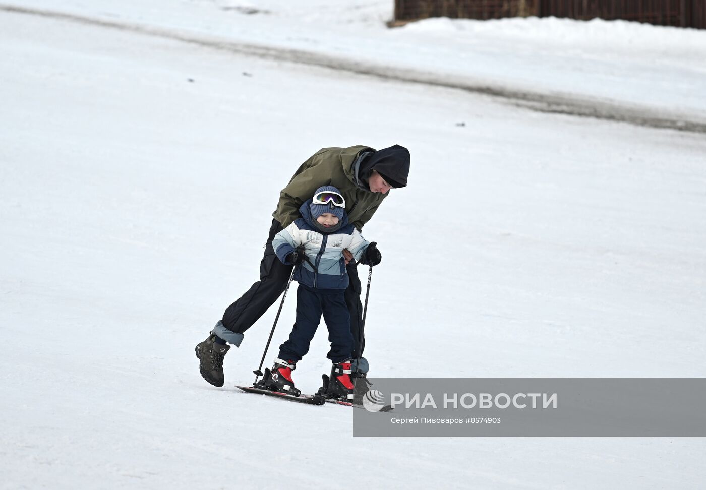Начало зимнего сезона на горнолыжном курорте "Эльбрус"
