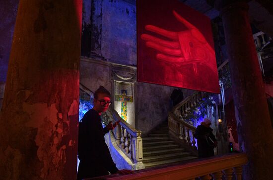  Мультимедийная выставка "Рождество" в лютеранской церкви Анненкирхе