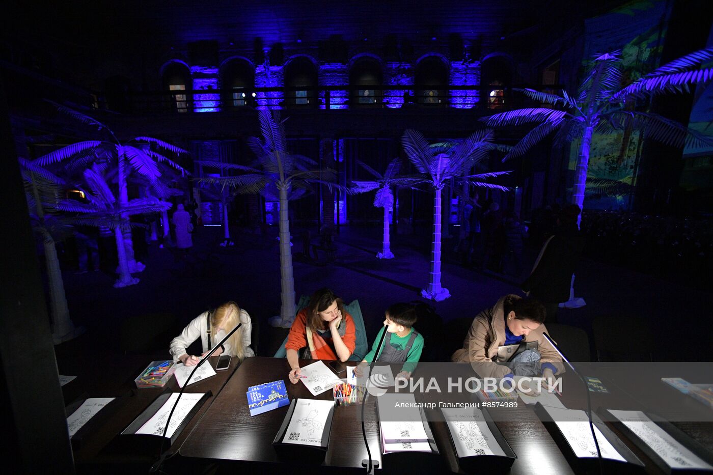  Мультимедийная выставка "Рождество" в лютеранской церкви Анненкирхе