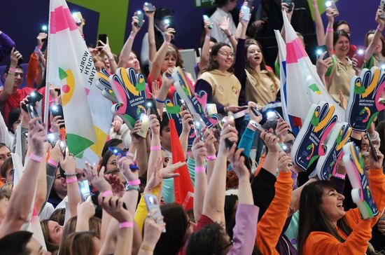 Международная выставка-форум "Россия"
Телемост "80 дней до старта!" Волонтёрского корпуса ВФМ - 2024 Место: Россия, Москва. Автор: Евгений Биятов/РИА Новости. Выставка "Россия". Телемост "80 дней до старта!" Волонтёрского корпуса ВФМ - 2024