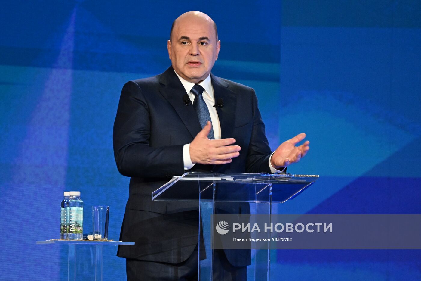 Премьер-министр РФ М. Мишустин посетил международную выставку-форум "Россия"