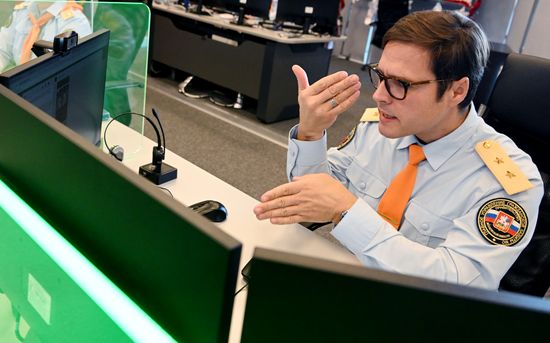 Работа операторов Центра обработки вызовов 112