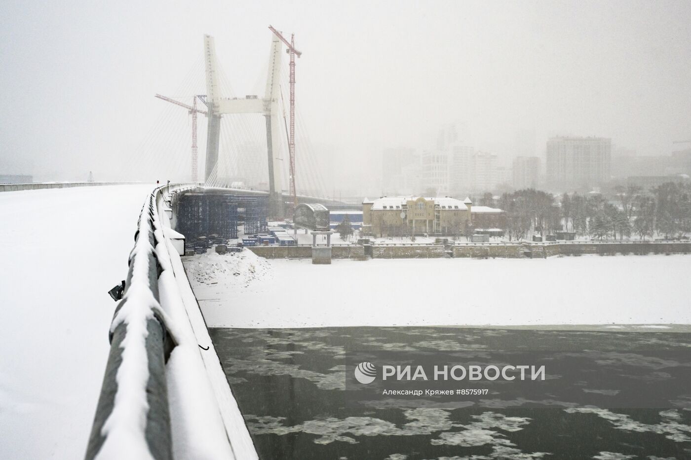 Строительство моста через Обь в Новосибирске 