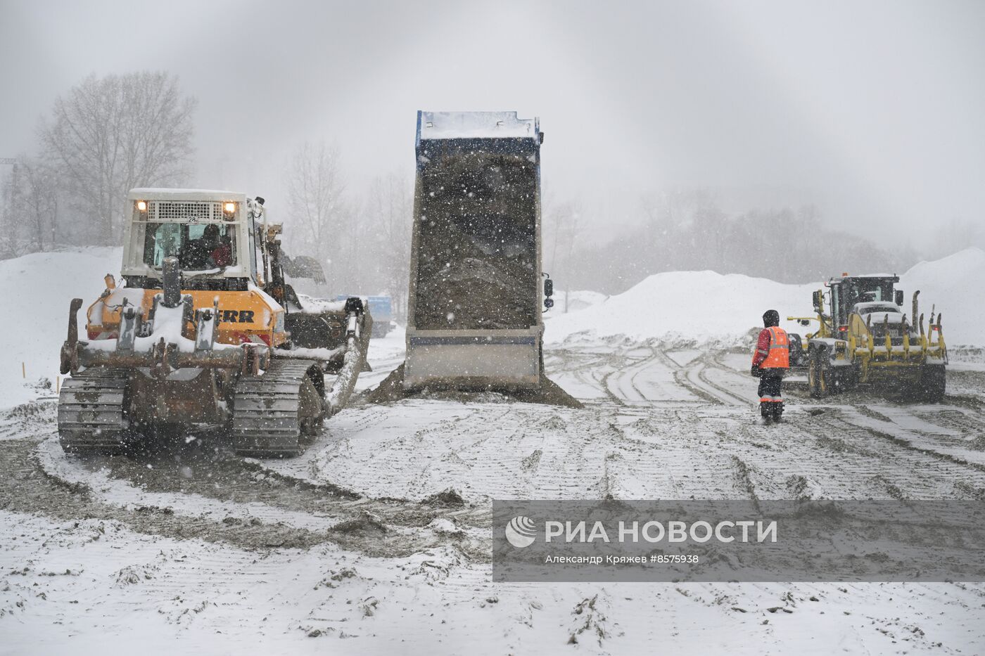 Строительство моста через Обь в Новосибирске 