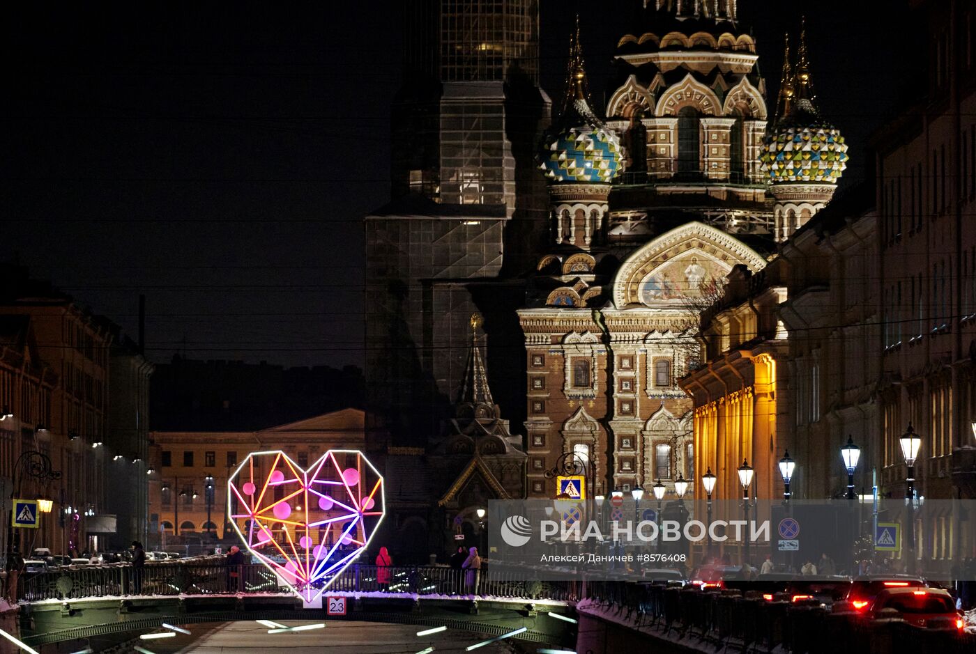 Украшенный к Новому году Санкт-Петербург