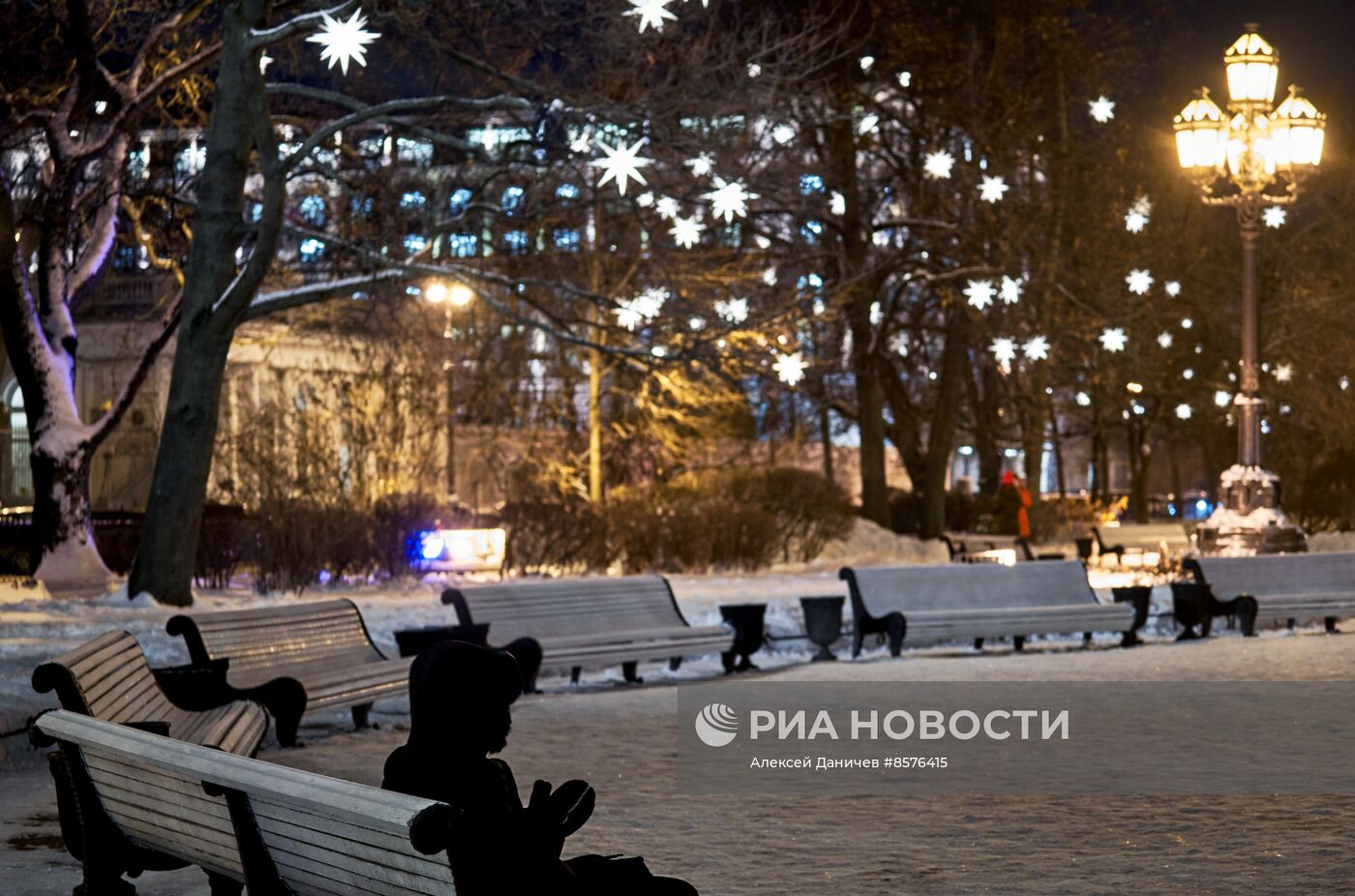 Украшенный к Новому году Санкт-Петербург