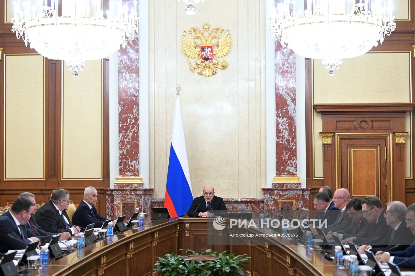 Премьер-министр РФ М. Мишустин провел заседание правительства РФ