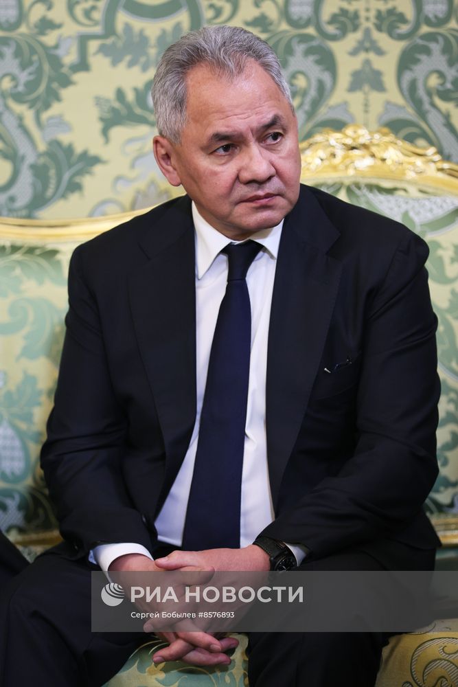 Встреча президента РФ В. Путина и президента Ирана Э. Раиси