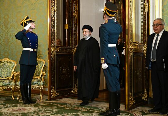 Встреча президента РФ В. Путина и президента Ирана Э. Раиси
