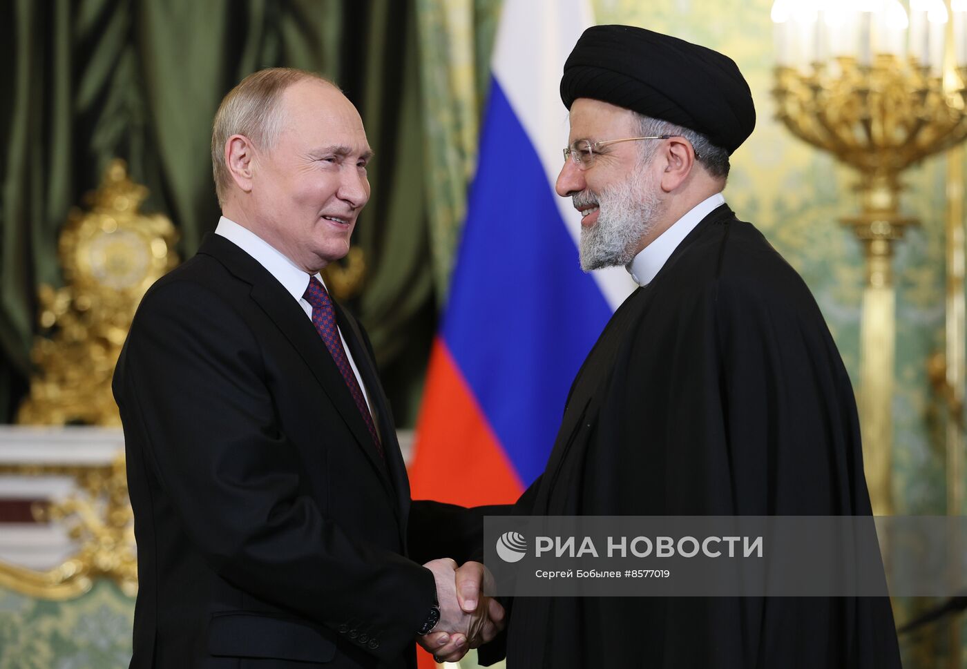 Встреча президента РФ В. Путина и президента Ирана Э. Раиси