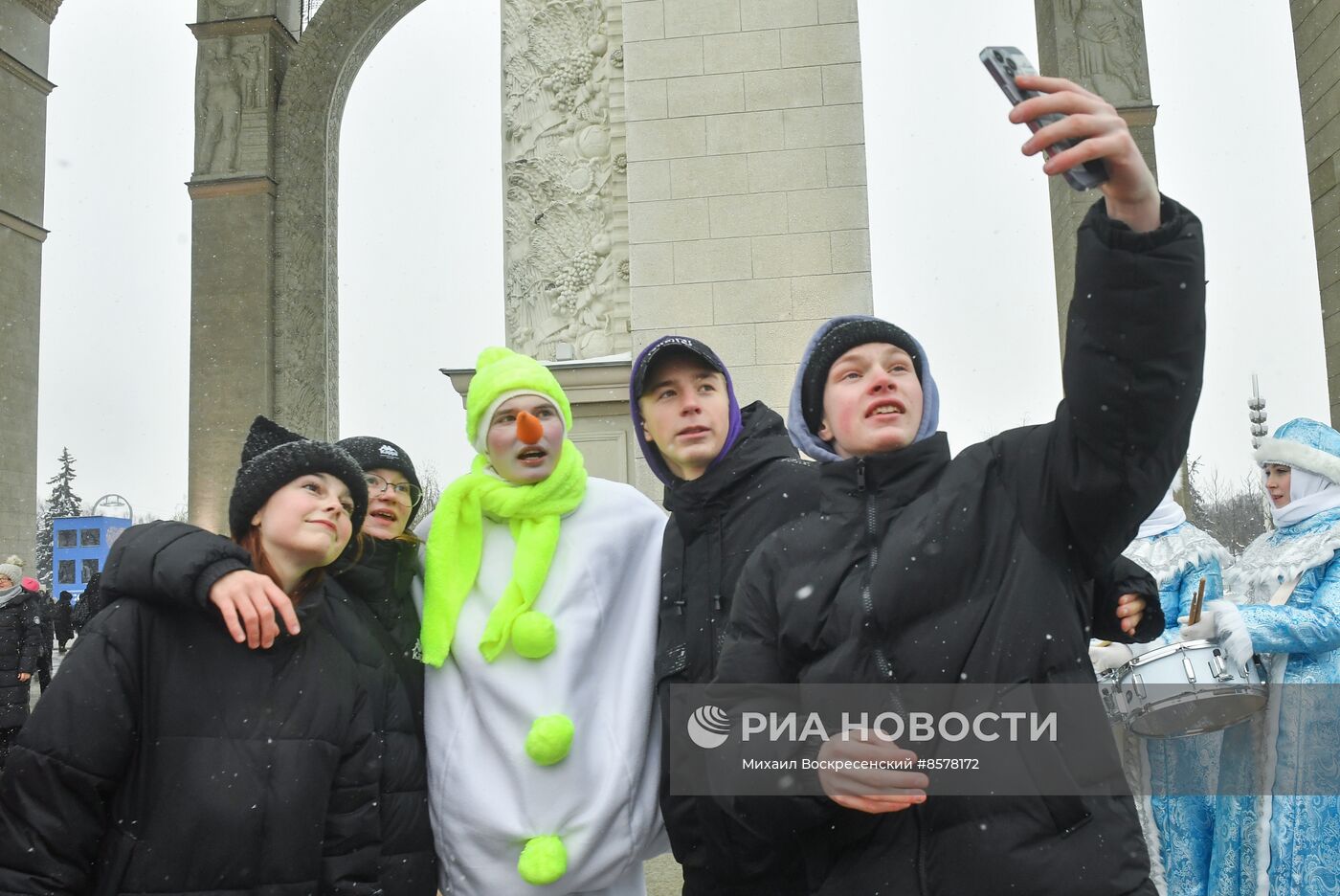 Выставка "Россия". День рождения ставропольского казачьего Деда Мороза