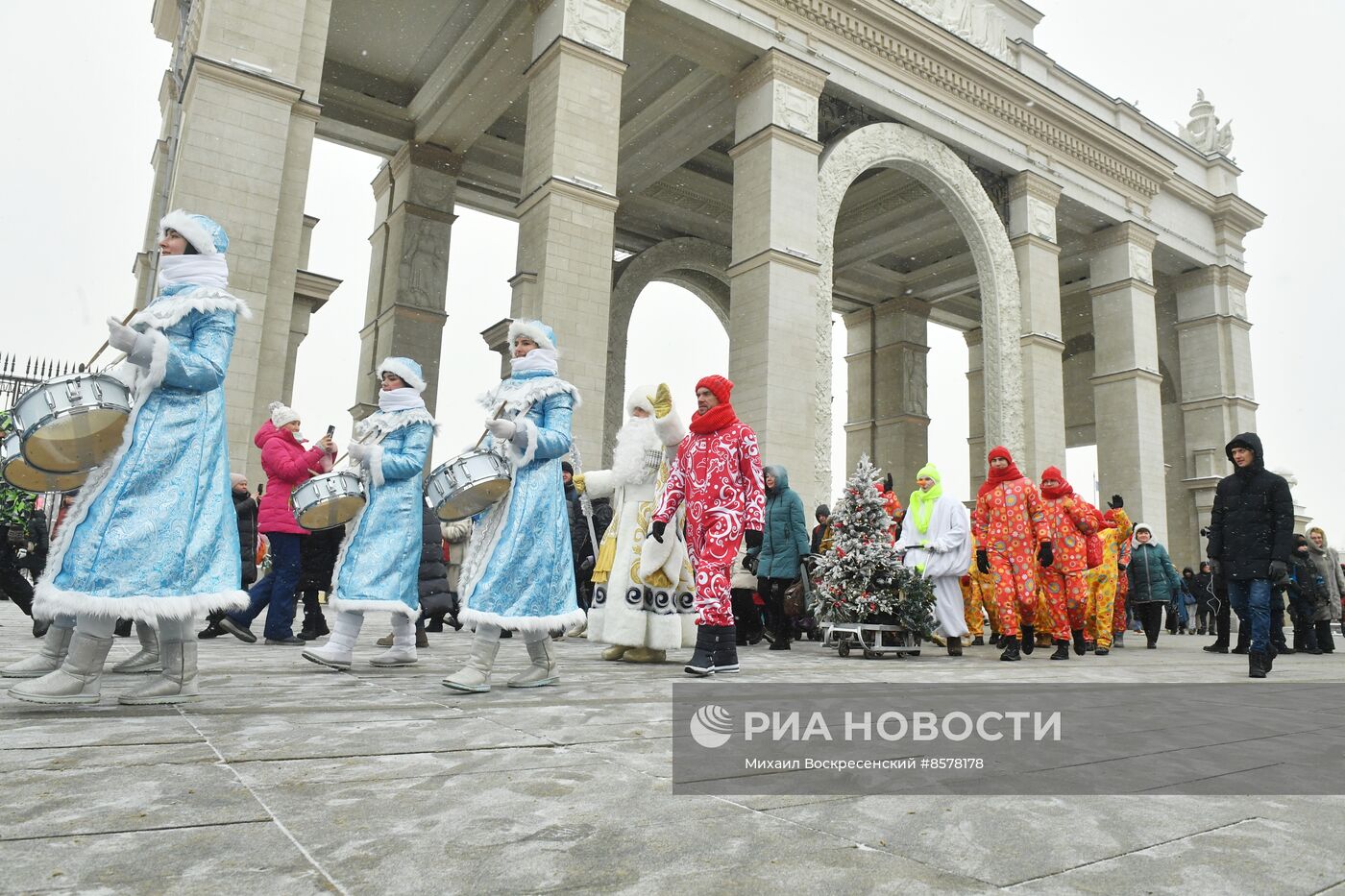 Выставка "Россия". День рождения ставропольского казачьего Деда Мороза