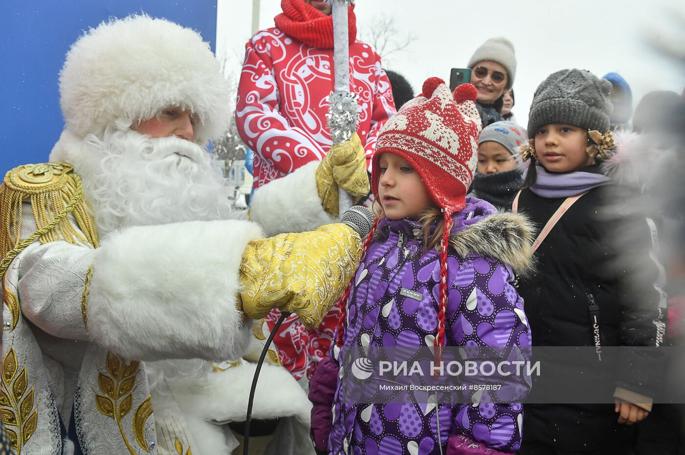 Выставка "Россия". День рождения ставропольского казачьего Деда Мороза