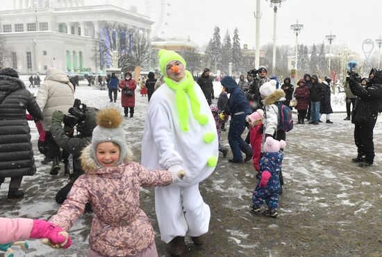 Выставка "Россия". День рождения ставропольского казачьего Деда Мороза