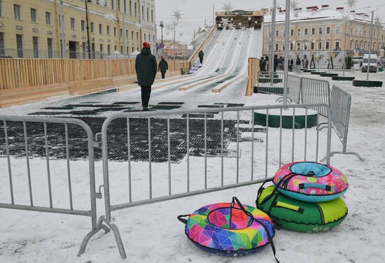 Открытие горки для катания на Дворцовой площади в Санкт-Петербурге