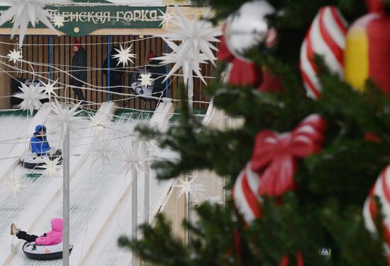 Открытие горки для катания на Дворцовой площади в Санкт-Петербурге