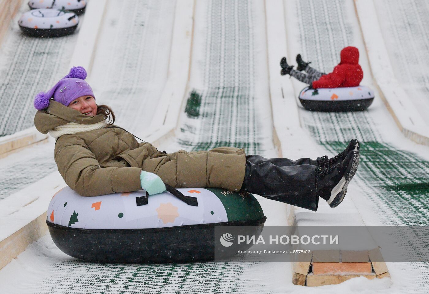 Открытие горки для катания на Дворцовой площади в Санкт-Петербурге