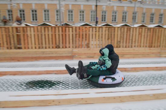 Открытие горки для катания на Дворцовой площади в Санкт-Петербурге