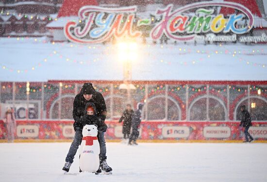 Мастер-класс Алины Загитовой на ГУМ-катке