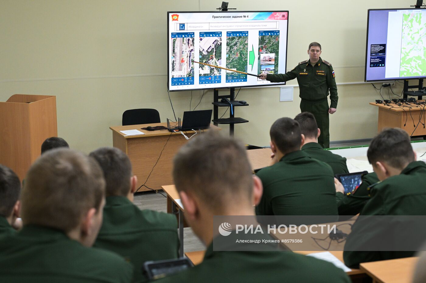 Занятия курсантов по боевой подготовке в Новосибирской области 