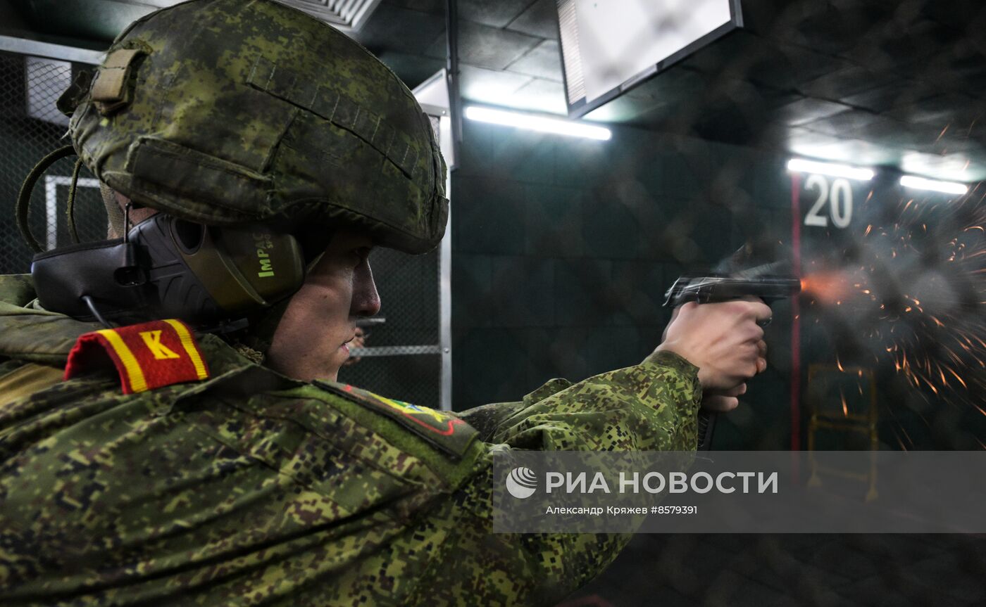 Занятия курсантов по боевой подготовке в Новосибирской области 