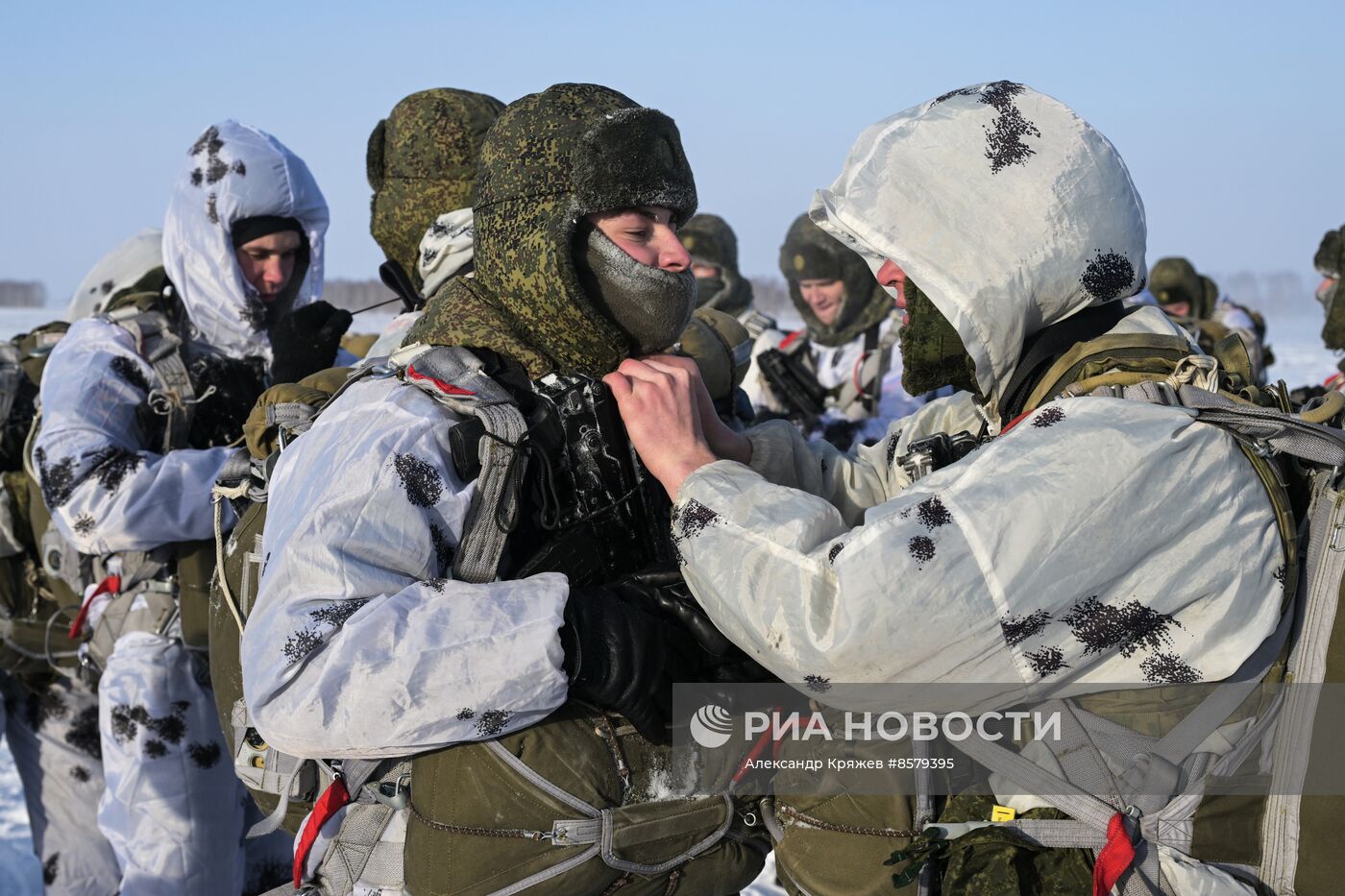 Занятия курсантов по боевой подготовке в Новосибирской области 