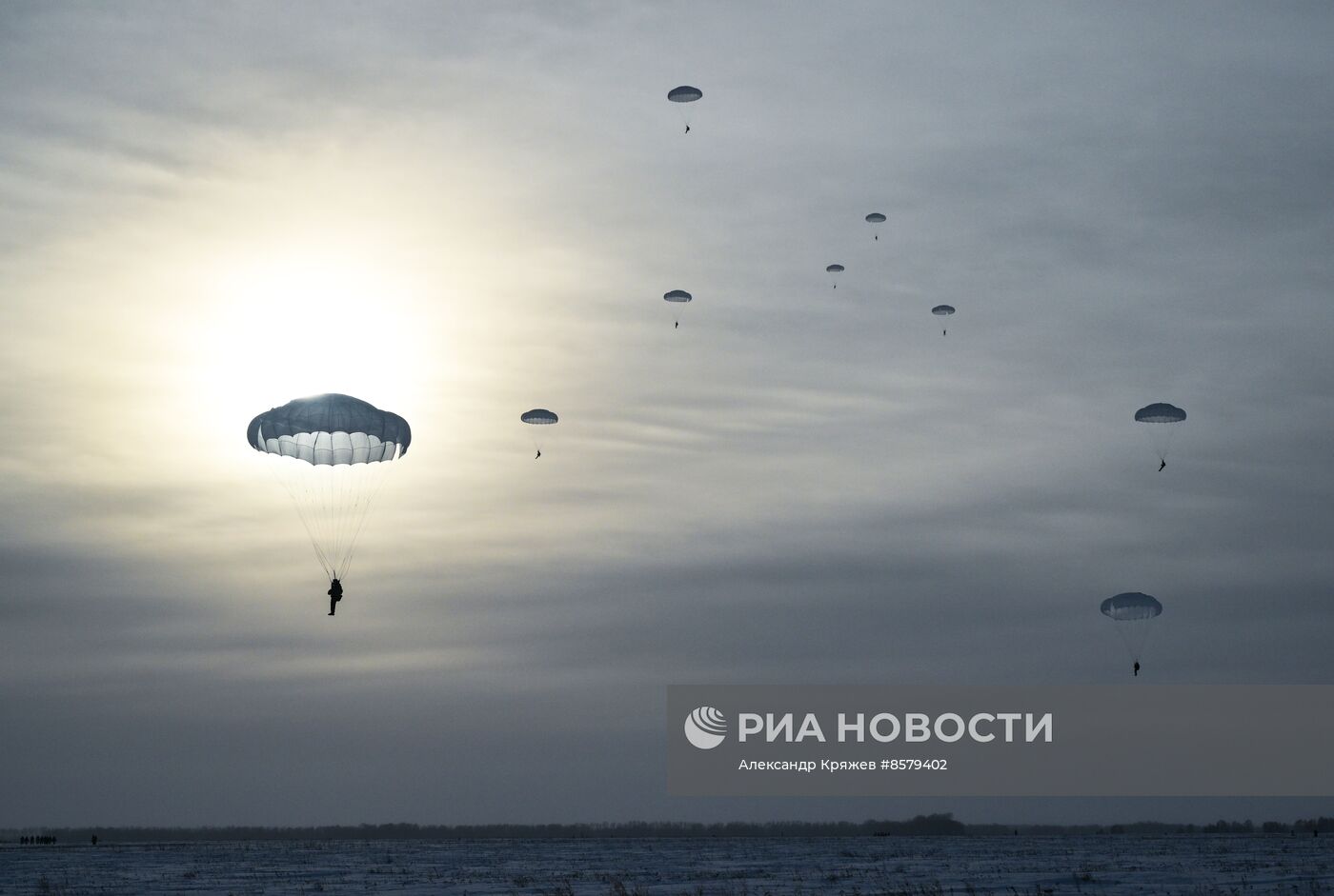 Занятия курсантов по боевой подготовке в Новосибирской области 