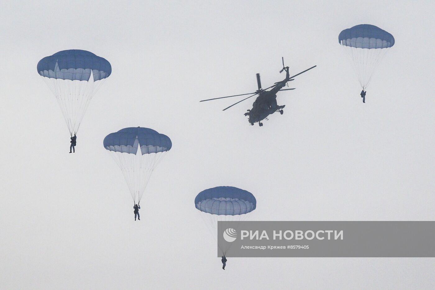 Занятия курсантов по боевой подготовке в Новосибирской области 