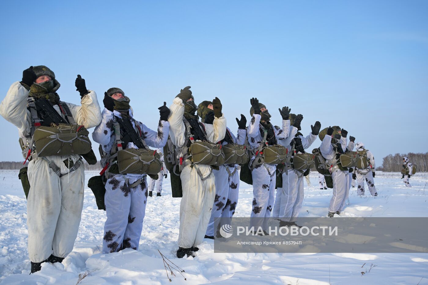 Занятия курсантов по боевой подготовке в Новосибирской области 