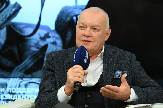 Премьера трека "Новая корреспондентская" в рамках проекта "Песни военных корреспондентов"