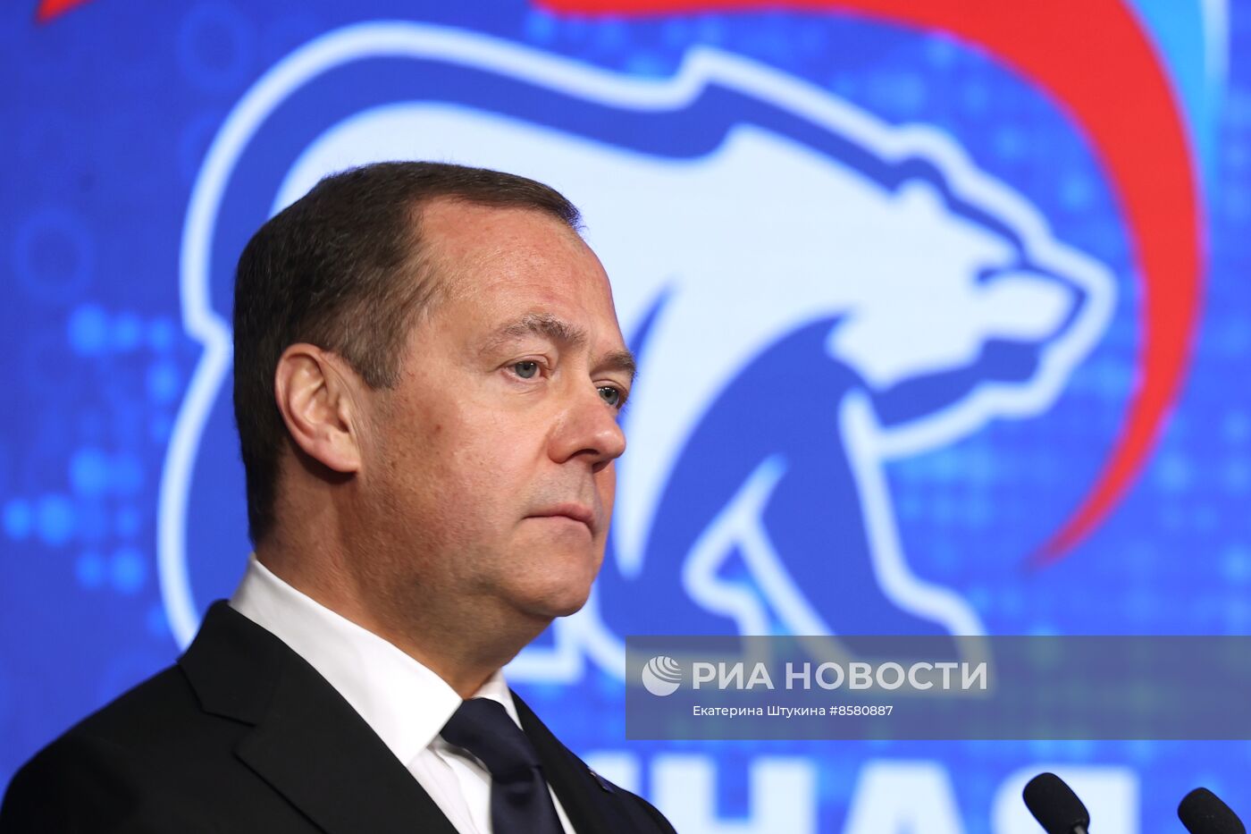  Зампред Совбеза РФ Д. Медведев посетил дискуссионную площадку XXI съезда партии "Единая Россия"