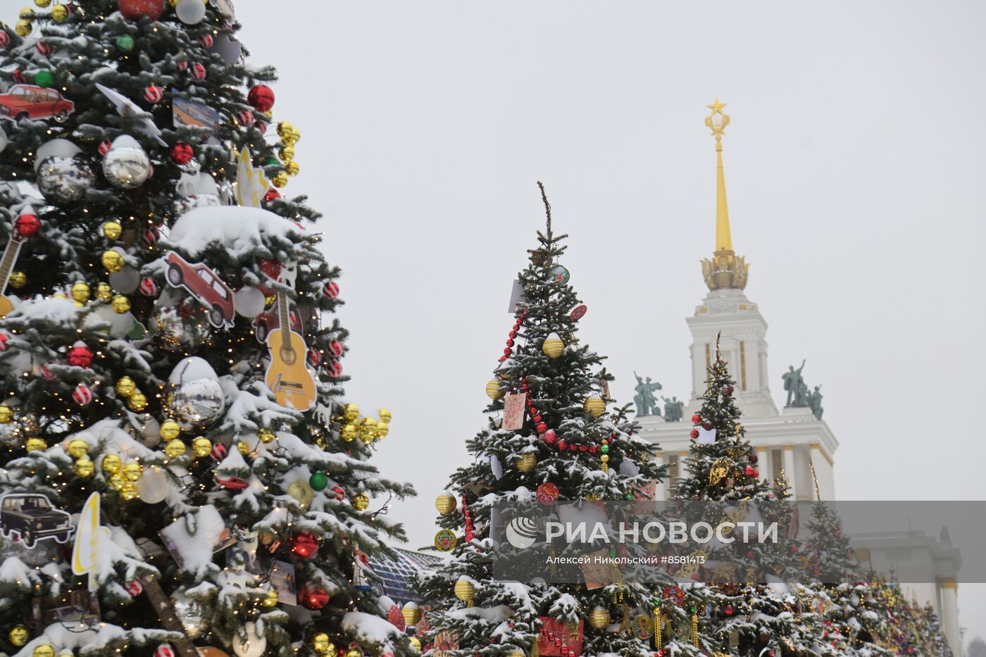 Работа выставки "Россия"