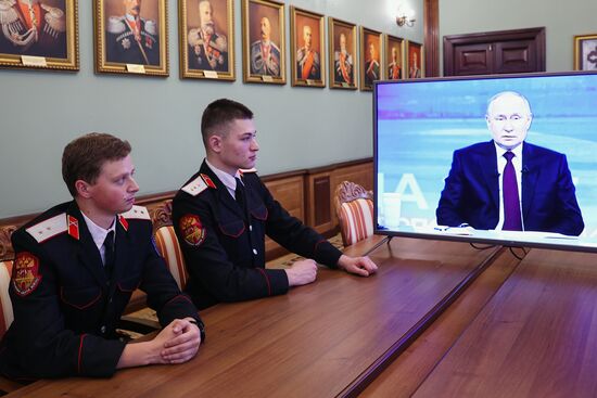 Трансляция "Прямой линии" и большая пресс-конференция президента РФ В. Путина