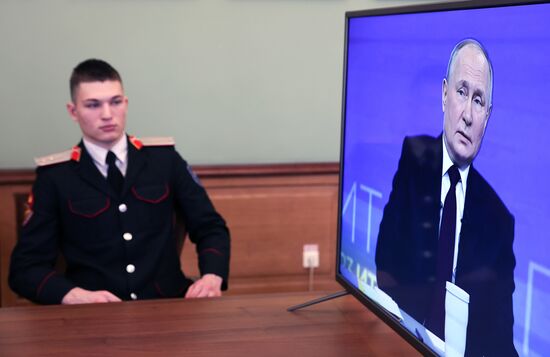 Трансляция "Прямой линии" и большой пресс-конференции президента РФ В. Путина