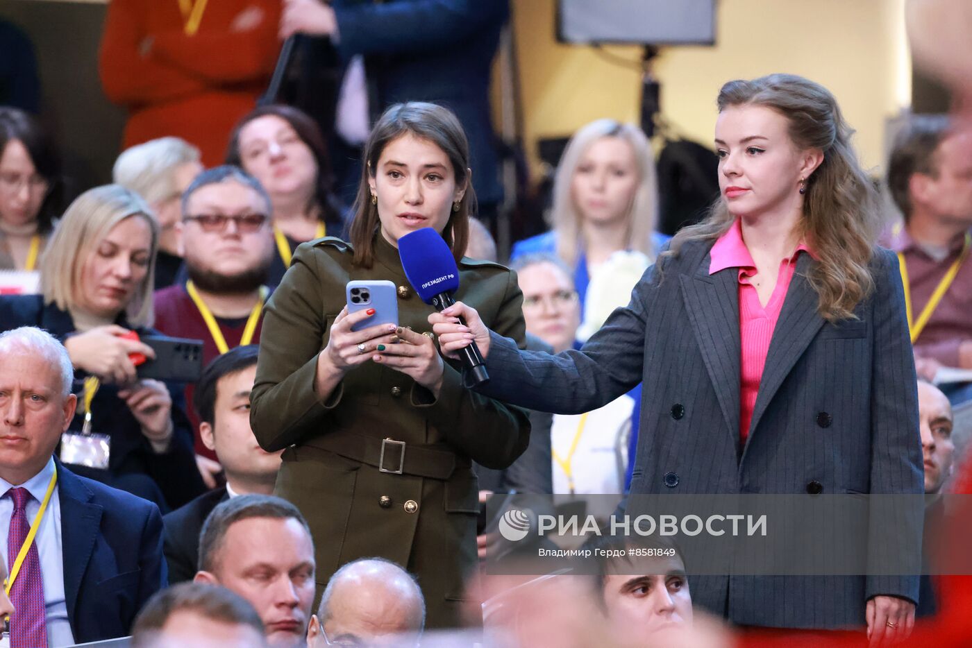 "Прямая линия" и большая пресс-конференция президента РФ В. Путина