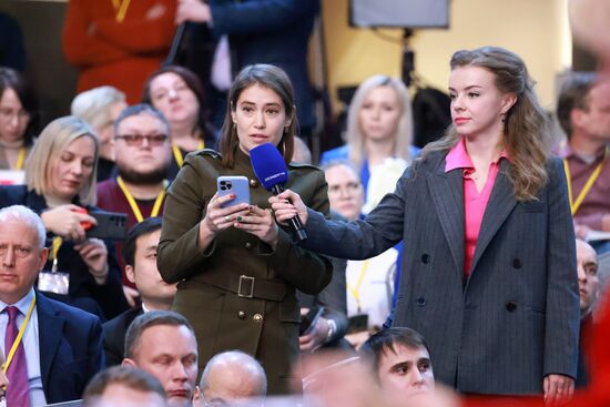 "Прямая линия" и большая пресс-конференция президента РФ В. Путина