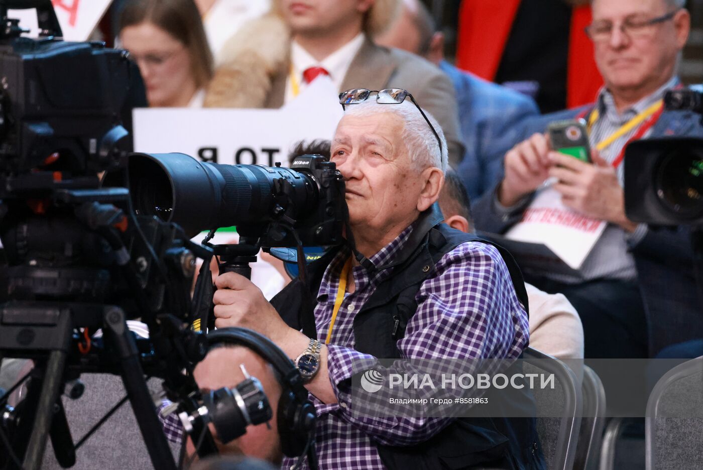 "Прямая линия" и большая пресс-конференция президента РФ В. Путина