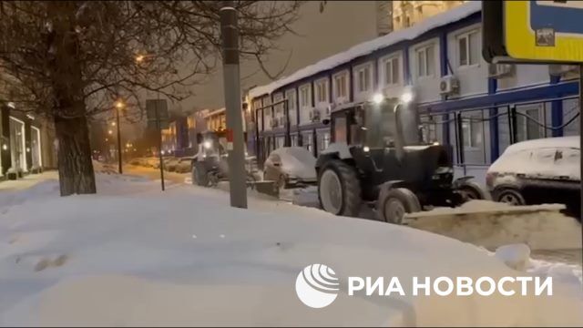 Обстановка в центре Москвы после нашествия циклона "Ваня"