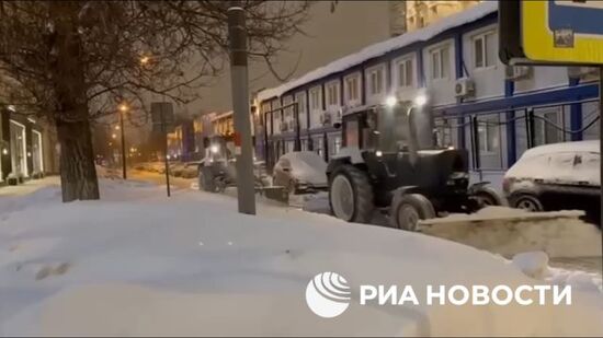 Обстановка в центре Москвы после нашествия циклона "Ваня"