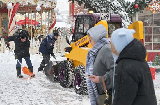 Снег в Москве