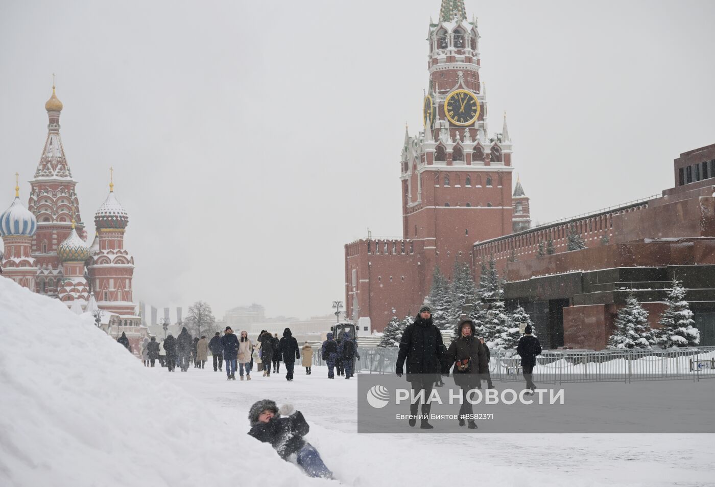 Снег в Москве