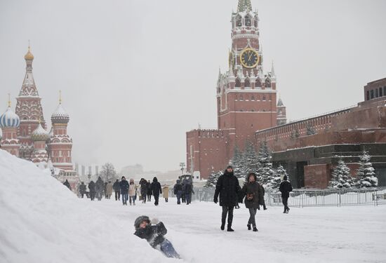 Снег в Москве