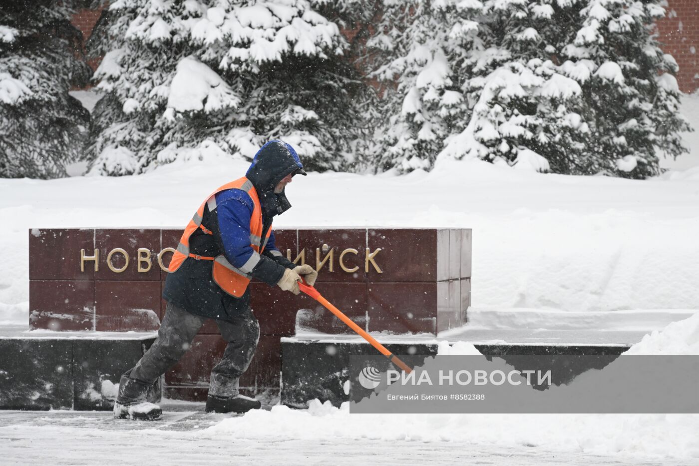 Снег в Москве