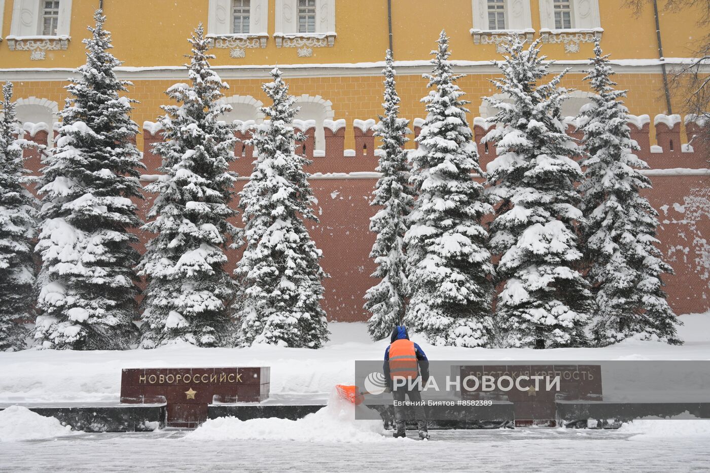 Снег в Москве