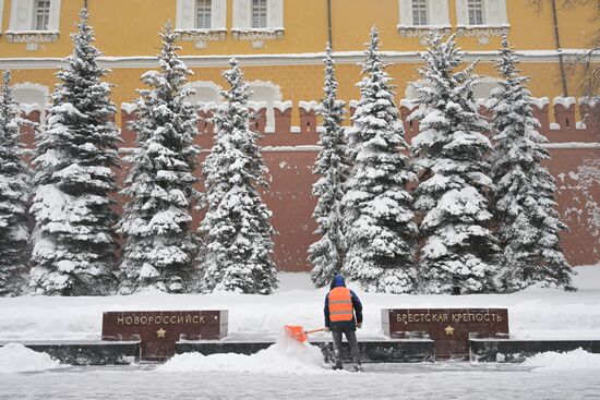 Снег в Москве