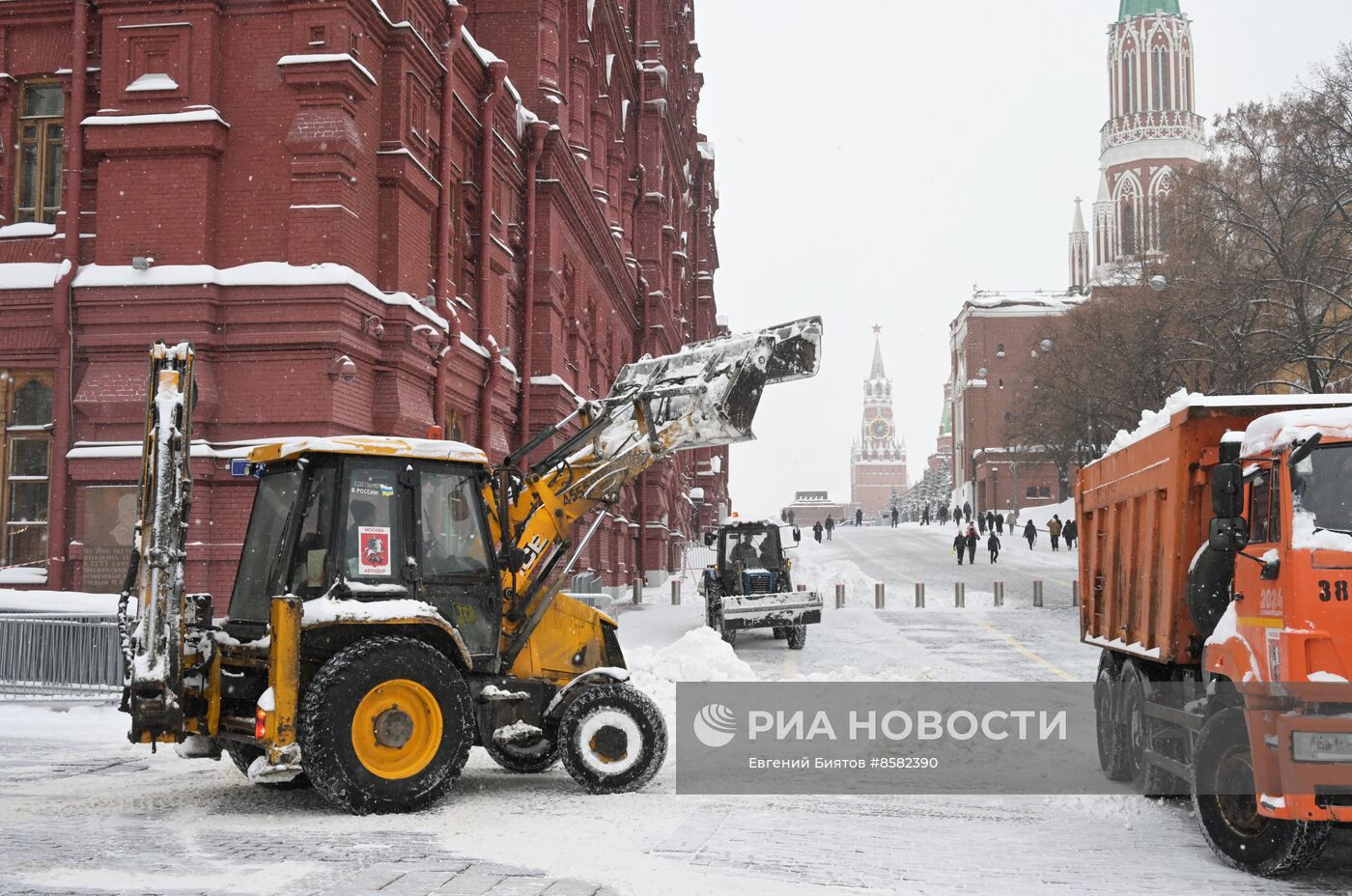 Снег в Москве