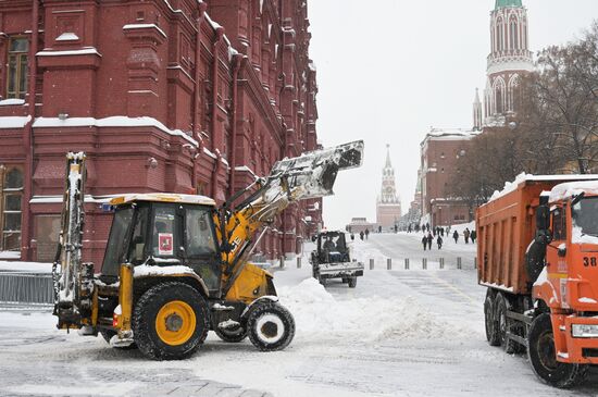 Снег в Москве