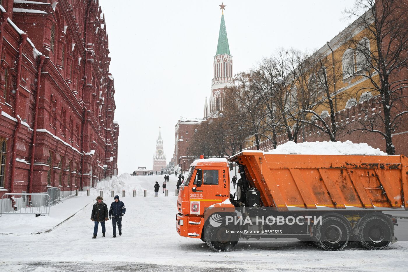 Снег в Москве